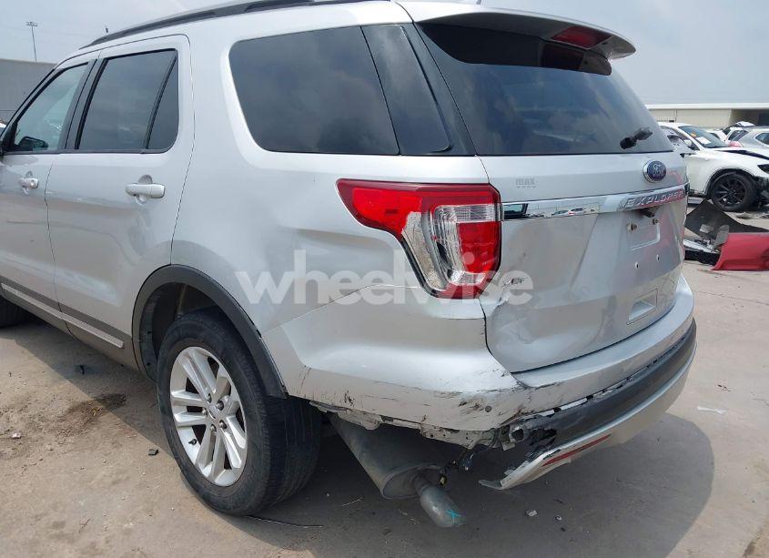 Photo 6 of 2017 Ford Explorer XLT (VIN 1FM5K7D89HGB79520)