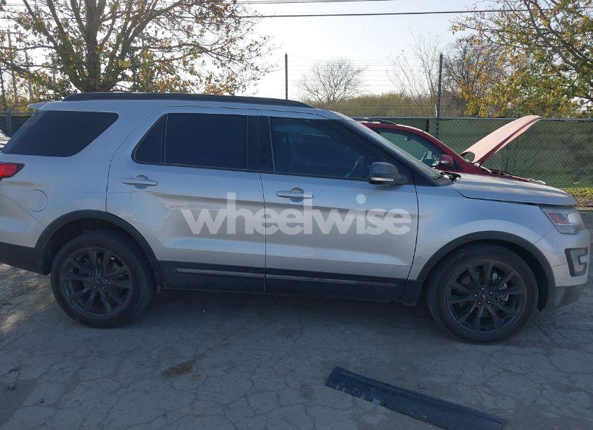 Photo 13 of 2017 Ford Explorer XLT (VIN 1FM5K7D89HGC13147)
