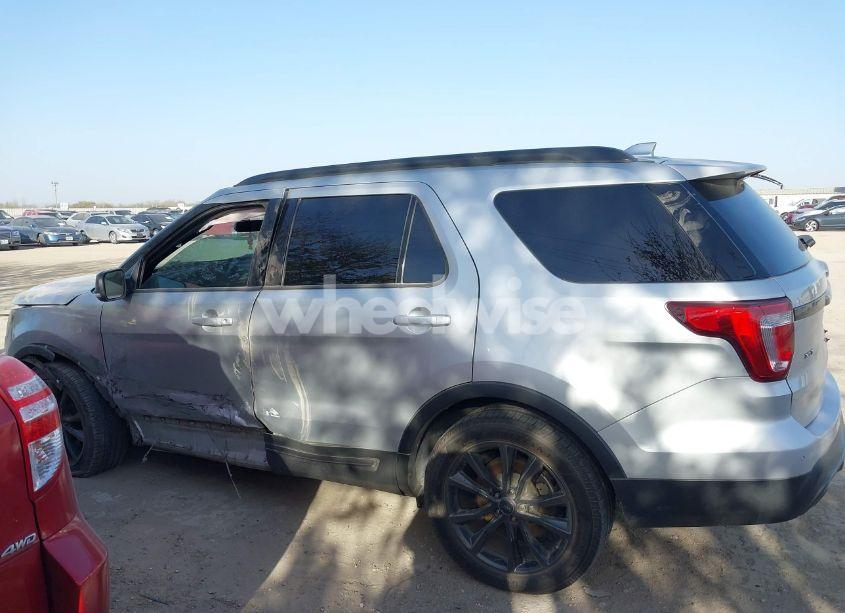 Photo 14 of 2017 Ford Explorer XLT (VIN 1FM5K7D89HGC13147)