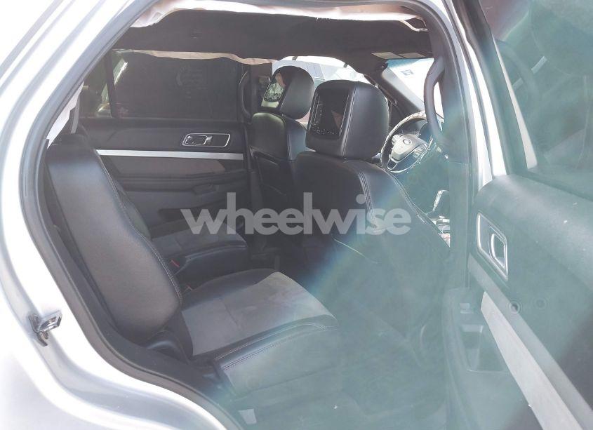 Photo 8 of 2017 Ford Explorer XLT (VIN 1FM5K7D89HGC13147)