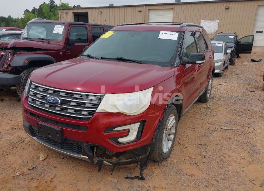 Photo 2 of 2017 Ford Explorer XLT (VIN 1FM5K7D89HGD09716)