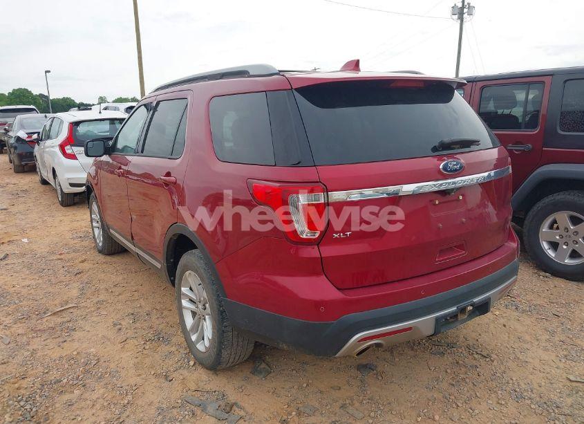 Photo 3 of 2017 Ford Explorer XLT (VIN 1FM5K7D89HGD09716)