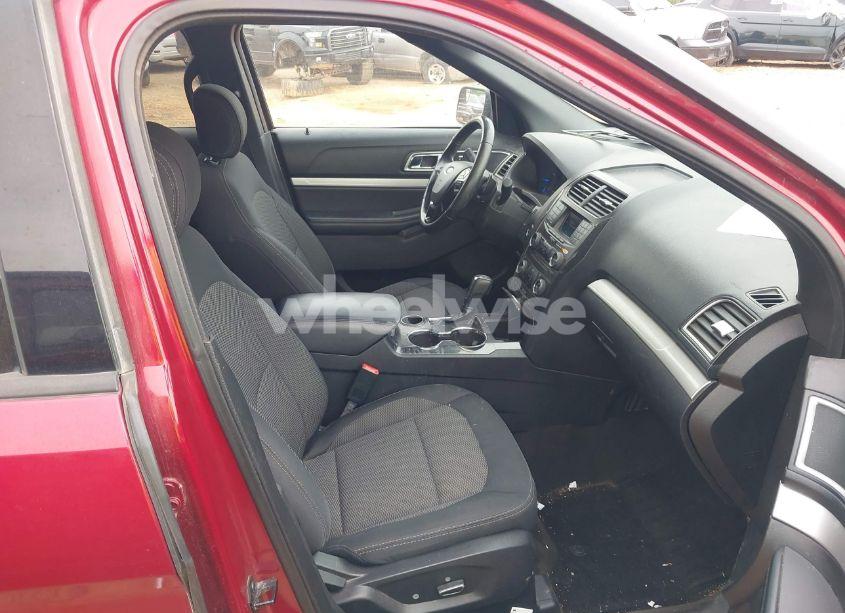 Photo 5 of 2017 Ford Explorer XLT (VIN 1FM5K7D89HGD09716)