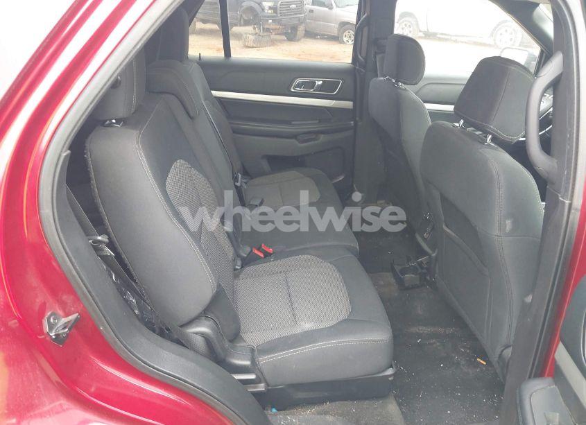 Photo 8 of 2017 Ford Explorer XLT (VIN 1FM5K7D89HGD09716)