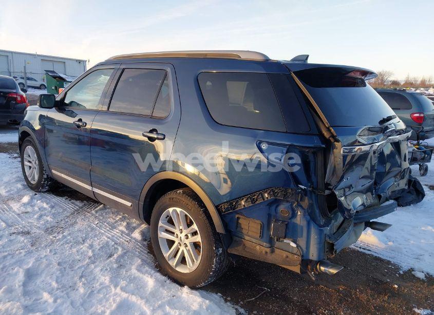 Photo 3 of 2017 Ford Explorer XLT (VIN 1FM5K7D89HGD36852)