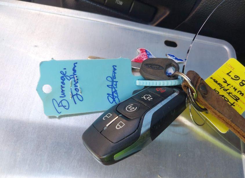 Photo 11 of 2017 Ford Explorer XLT (VIN 1FM5K7D89HGE10867)