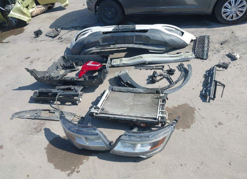 Photo 12 of 2017 Ford Explorer XLT (VIN 1FM5K7D89HGE10867)