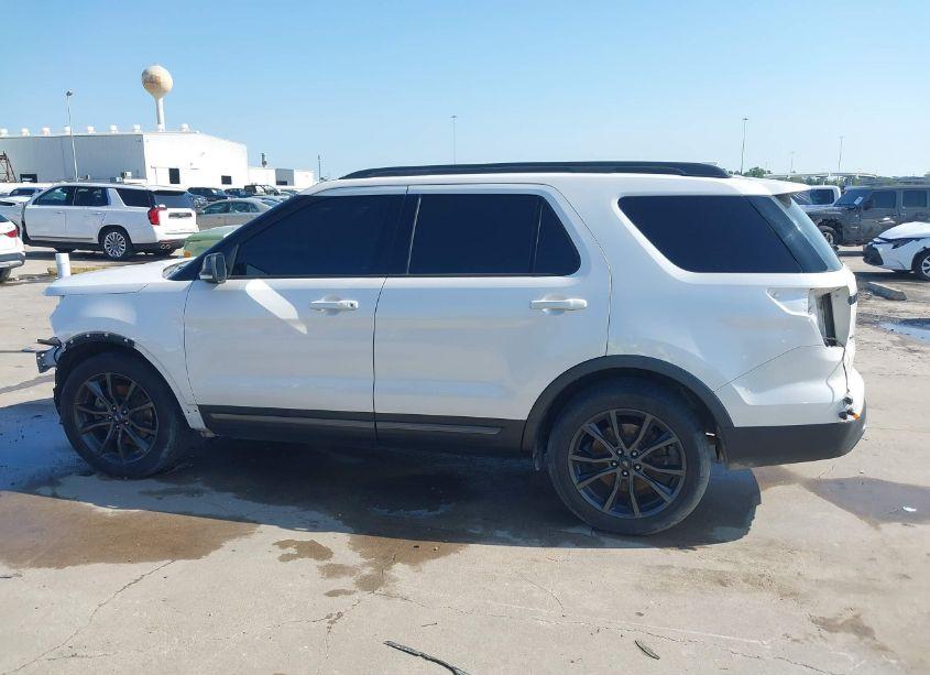 Photo 15 of 2017 Ford Explorer XLT (VIN 1FM5K7D89HGE10867)