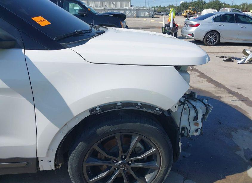 Photo 18 of 2017 Ford Explorer XLT (VIN 1FM5K7D89HGE10867)