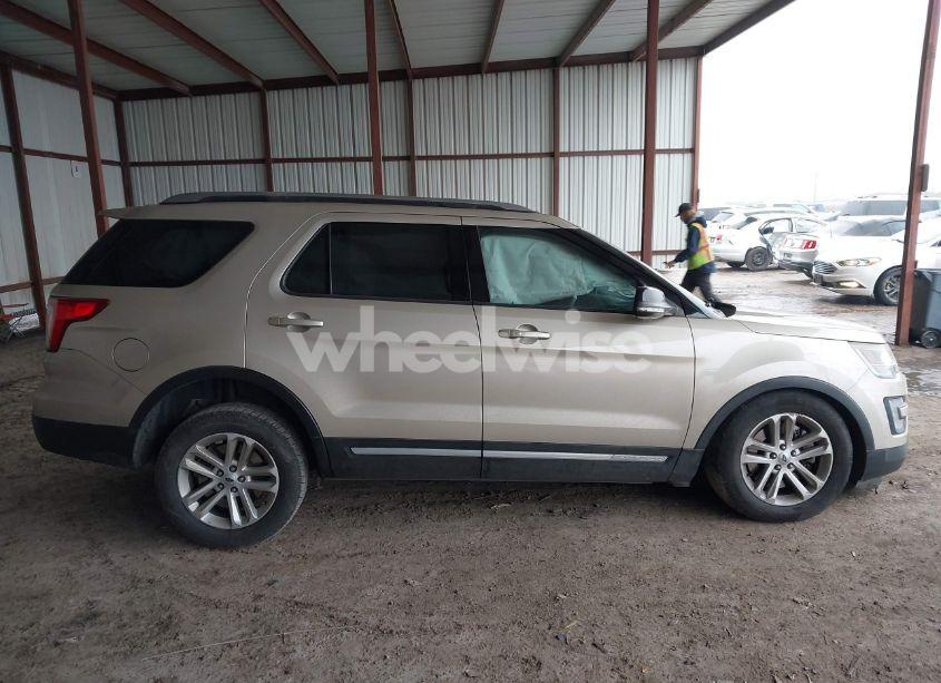 Photo 12 of 2017 Ford Explorer XLT (VIN 1FM5K7D89HGE11002)