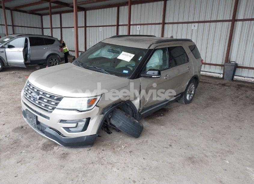Photo 2 of 2017 Ford Explorer XLT (VIN 1FM5K7D89HGE11002)