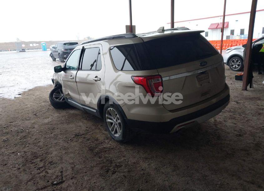 Photo 3 of 2017 Ford Explorer XLT (VIN 1FM5K7D89HGE11002)