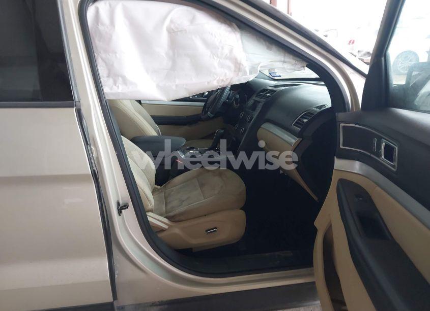 Photo 5 of 2017 Ford Explorer XLT (VIN 1FM5K7D89HGE11002)