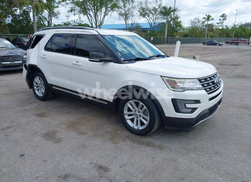 2017 Ford Explorer XLT (VIN 1FM5K7D89HGE21643) main photo