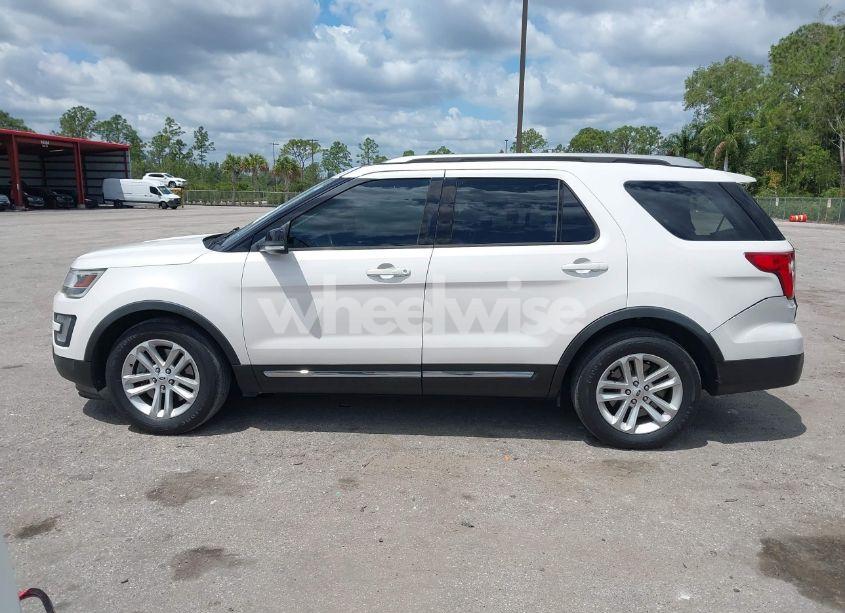 Photo 14 of 2017 Ford Explorer XLT (VIN 1FM5K7D89HGE21643)