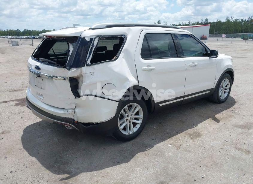 Photo 4 of 2017 Ford Explorer XLT (VIN 1FM5K7D89HGE21643)