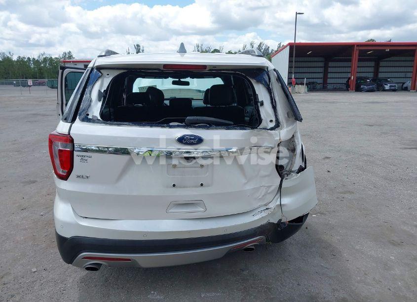 Photo 6 of 2017 Ford Explorer XLT (VIN 1FM5K7D89HGE21643)