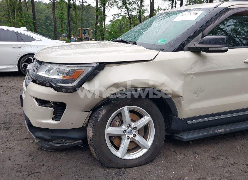 Photo 6 of 2018 Ford Explorer XLT (VIN 1FM5K7D89JGA02570)