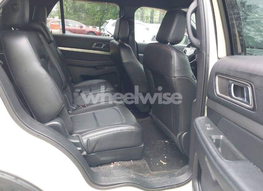 Photo 8 of 2018 Ford Explorer XLT (VIN 1FM5K7D89JGA02570)