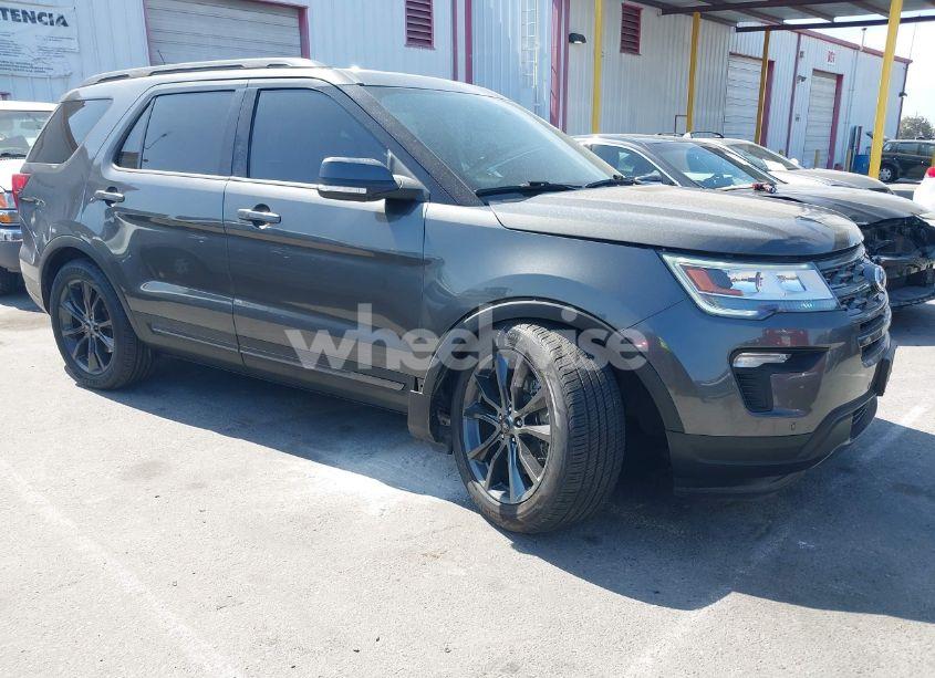 2018 Ford Explorer XLT (VIN 1FM5K7D89JGA68620) main photo