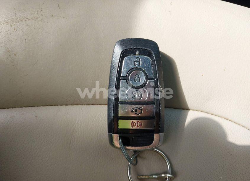 Photo 11 of 2018 Ford Explorer XLT (VIN 1FM5K7D89JGB15046)