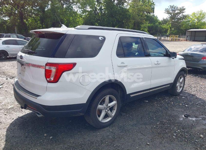 Photo 4 of 2018 Ford Explorer XLT (VIN 1FM5K7D89JGB15046)