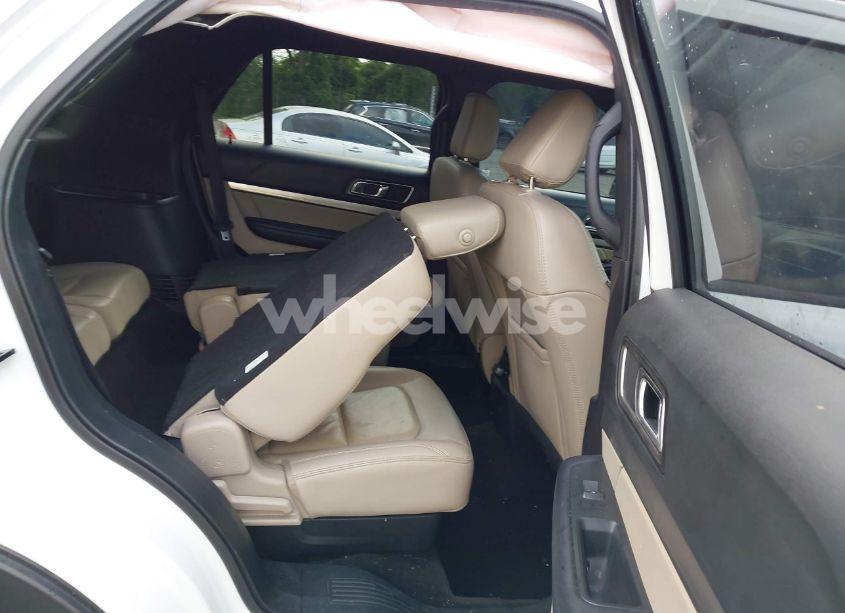 Photo 8 of 2018 Ford Explorer XLT (VIN 1FM5K7D89JGB15046)