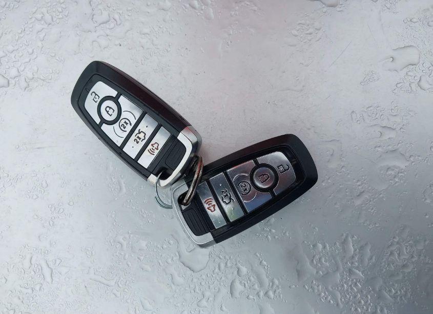 Photo 11 of 2018 Ford Explorer XLT (VIN 1FM5K7D89JGC41360)