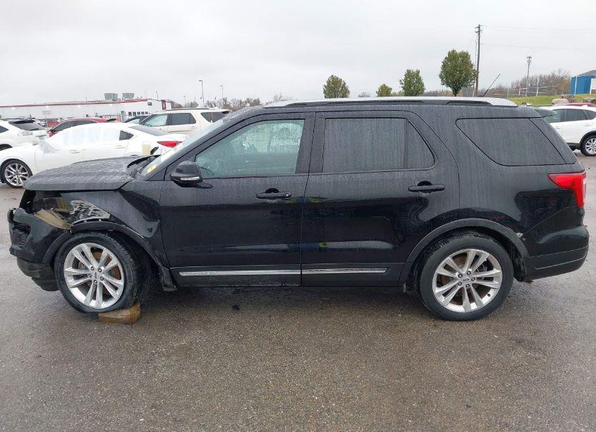 Photo 15 of 2018 Ford Explorer XLT (VIN 1FM5K7D89JGC41360)