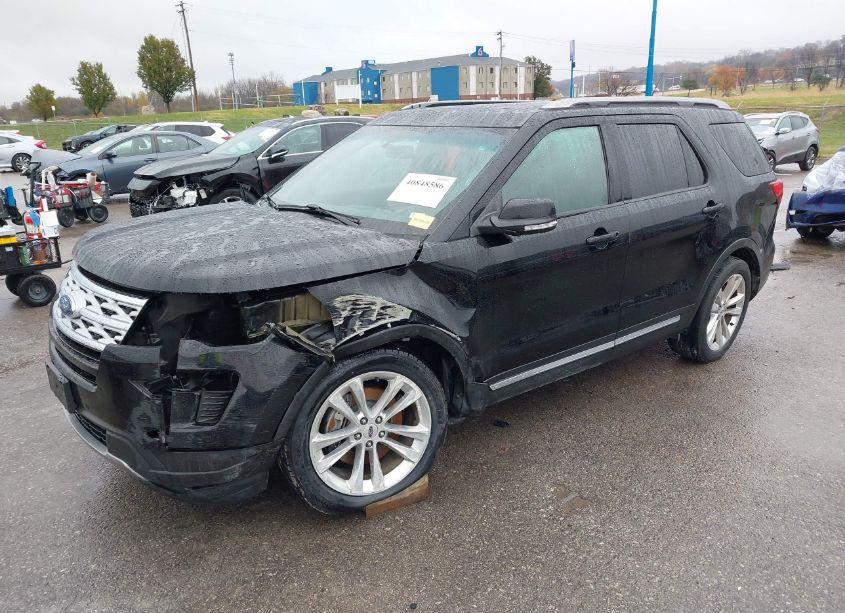 Photo 2 of 2018 Ford Explorer XLT (VIN 1FM5K7D89JGC41360)