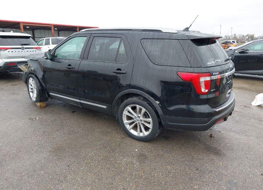 Photo 3 of 2018 Ford Explorer XLT (VIN 1FM5K7D89JGC41360)