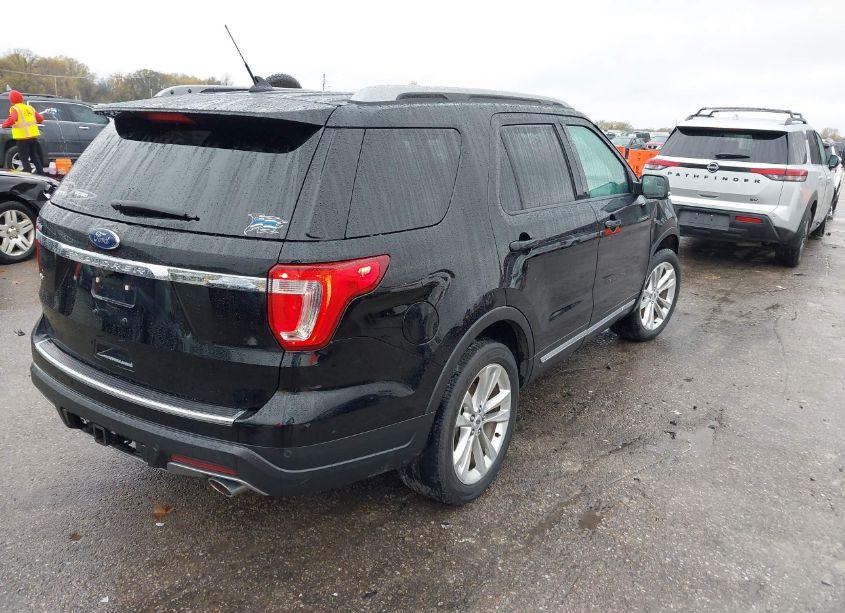 Photo 4 of 2018 Ford Explorer XLT (VIN 1FM5K7D89JGC41360)