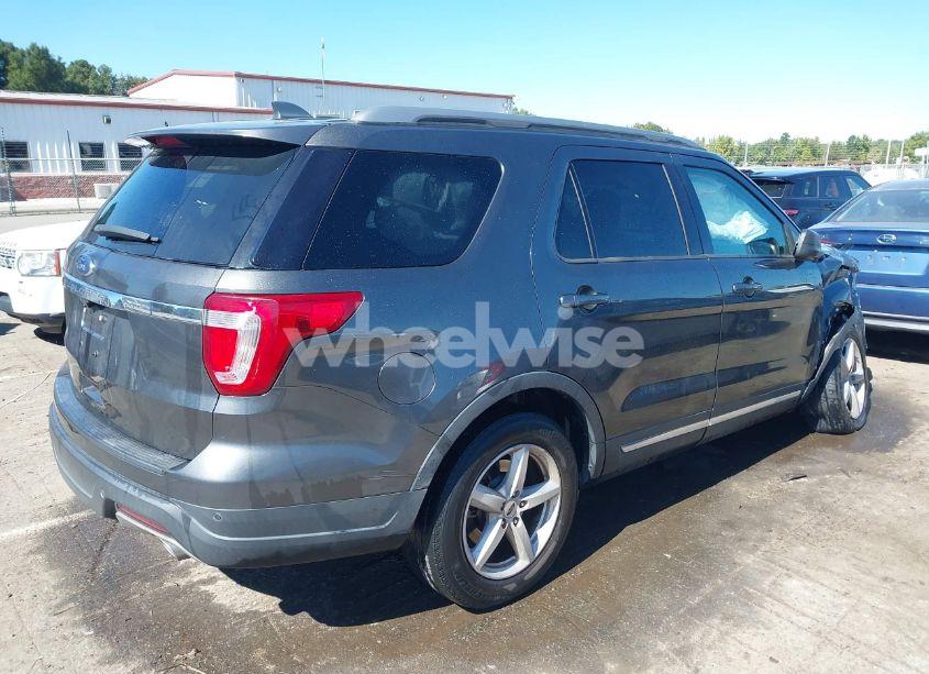 Photo 4 of 2018 Ford Explorer XLT (VIN 1FM5K7D89JGC62967)