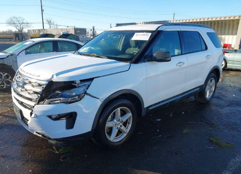 Photo 2 of 2018 Ford Explorer XLT (VIN 1FM5K7D89JGC94365)