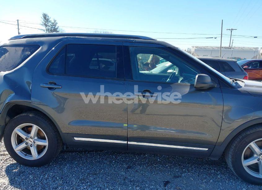 Photo 13 of 2019 Ford Explorer XLT (VIN 1FM5K7D89KGA32556)