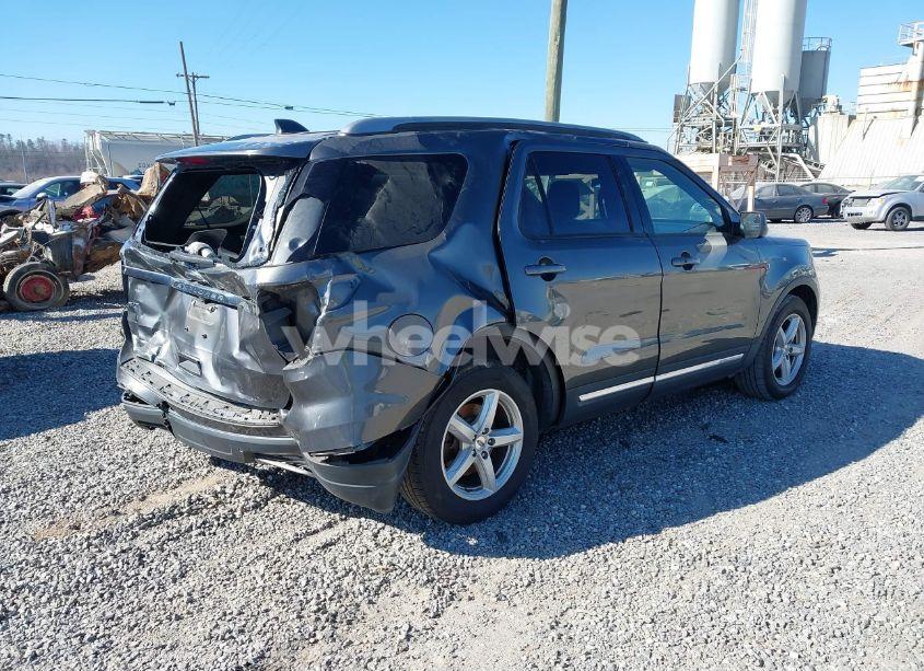 Photo 4 of 2019 Ford Explorer XLT (VIN 1FM5K7D89KGA32556)