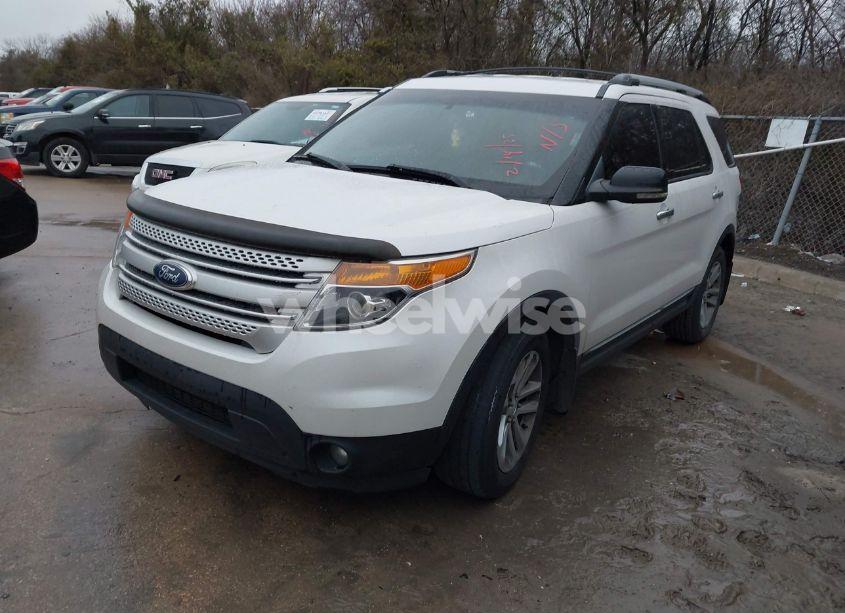 Photo 2 of 2013 Ford Explorer XLT (VIN 1FM5K7D8XDGA59204)