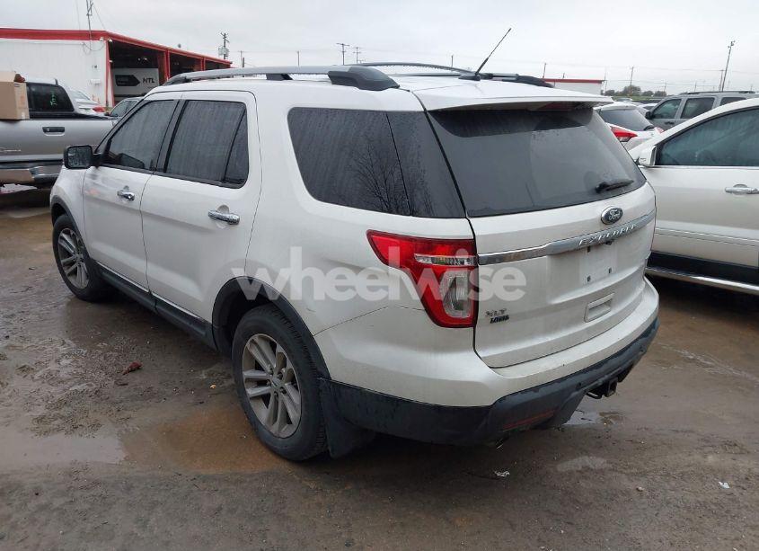 Photo 3 of 2013 Ford Explorer XLT (VIN 1FM5K7D8XDGA59204)
