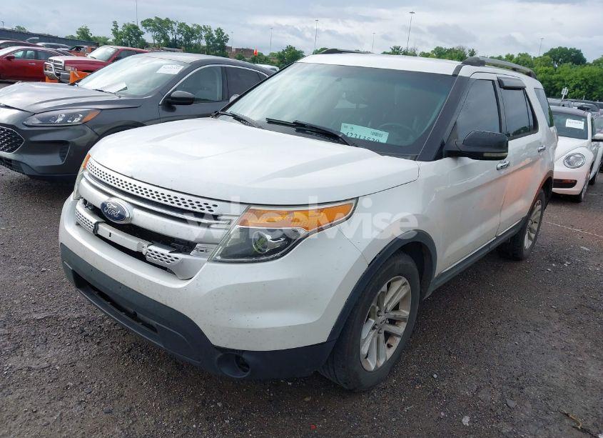 Photo 2 of 2013 Ford Explorer XLT (VIN 1FM5K7D8XDGB01435)