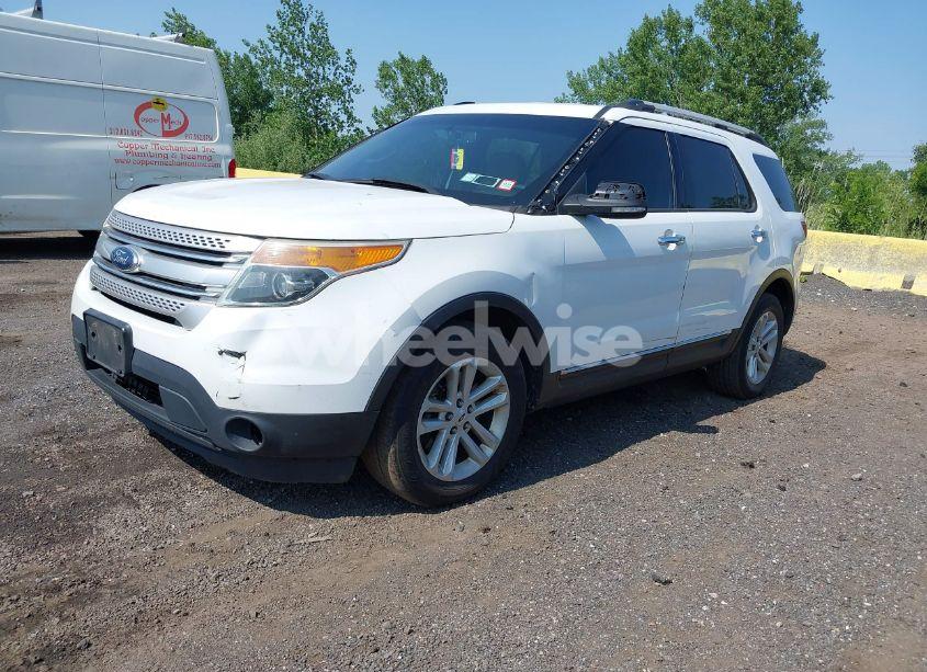 Photo 2 of 2013 Ford Explorer XLT (VIN 1FM5K7D8XDGB55639)
