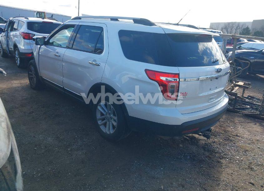 Photo 3 of 2013 Ford Explorer XLT (VIN 1FM5K7D8XDGC79698)