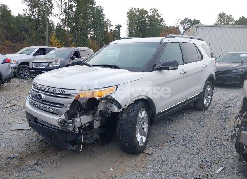 Photo 2 of 2014 Ford Explorer XLT (VIN 1FM5K7D8XEGA36930)
