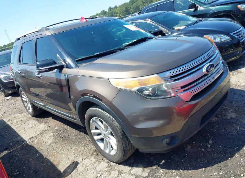 2015 Ford Explorer XLT (VIN 1FM5K7D8XFGA13598) main photo