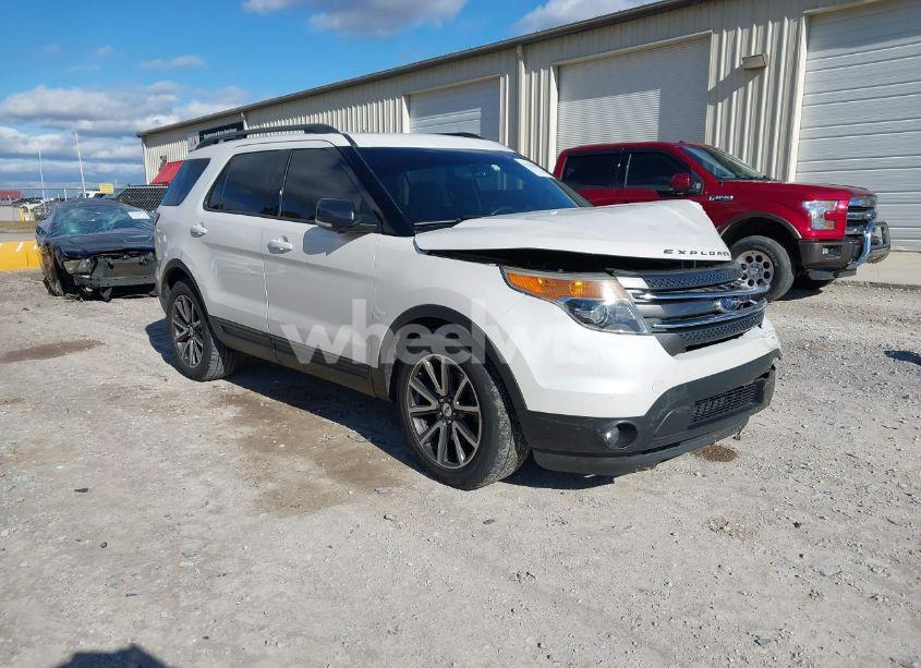 2015 Ford Explorer XLT (VIN 1FM5K7D8XFGB16438) main photo