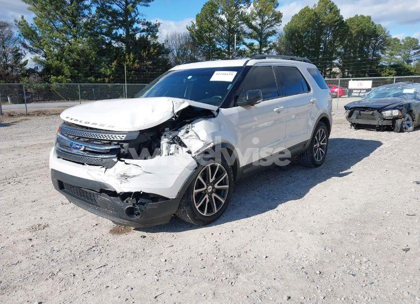 Photo 2 of 2015 Ford Explorer XLT (VIN 1FM5K7D8XFGB16438)