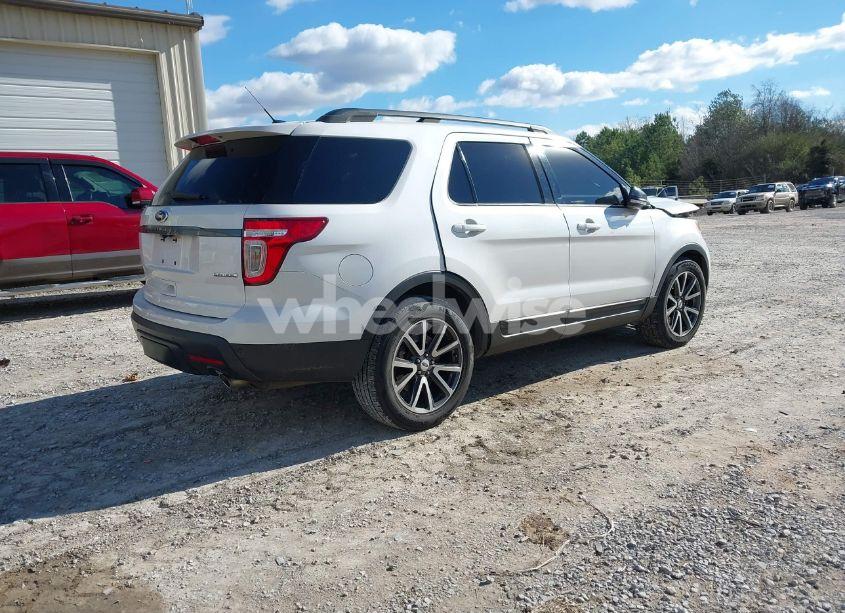Photo 4 of 2015 Ford Explorer XLT (VIN 1FM5K7D8XFGB16438)
