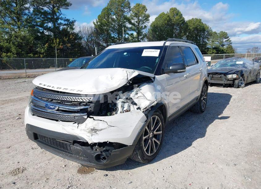 Photo 6 of 2015 Ford Explorer XLT (VIN 1FM5K7D8XFGB16438)