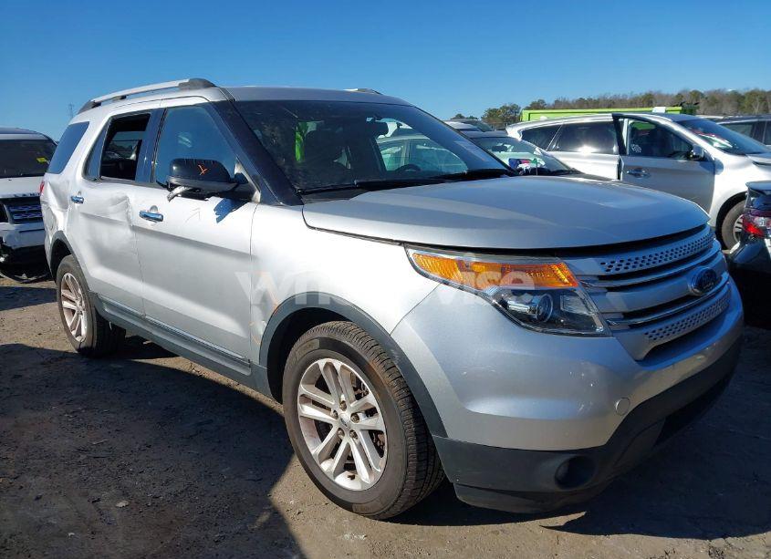 2015 Ford Explorer XLT (VIN 1FM5K7D8XFGB21946) main photo