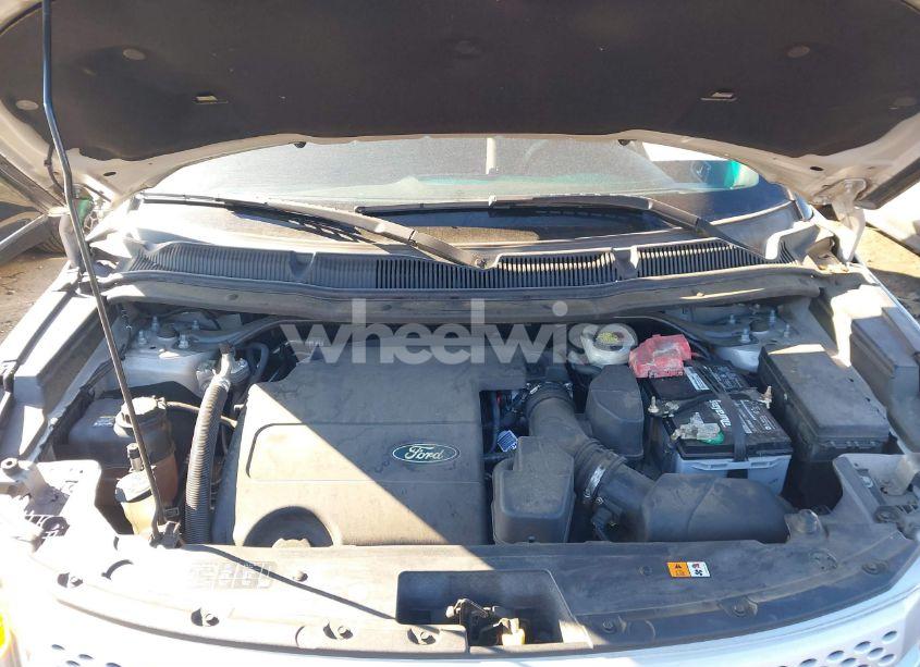 Photo 10 of 2015 Ford Explorer XLT (VIN 1FM5K7D8XFGB21946)