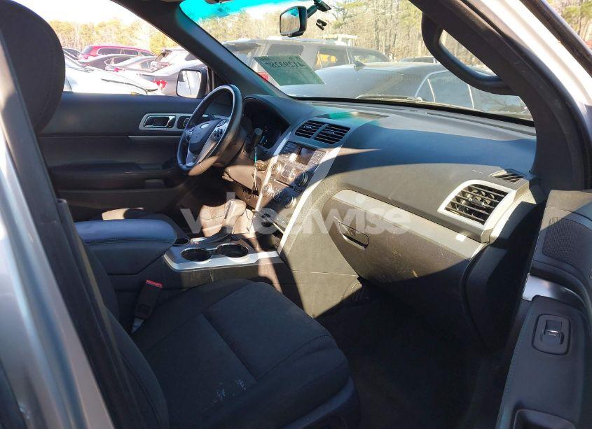 Photo 5 of 2015 Ford Explorer XLT (VIN 1FM5K7D8XFGB21946)